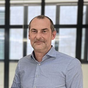 Erich Timons ist 54 Jahre alt und hat drei erwachsene Töchter. Seine Hobbys sind seine Familie, Mountainbiken, Kochen und Wandern.(Bild:  Iscar)