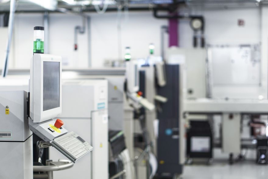 ems-dienstleistung (E.E.P.D. Electronic Equipment Produktion & Distribution GmbH)