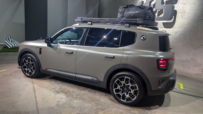 Für die geräumigen Platzverältnisse sorgt die kantige Karosserie in Verbindung mit einem Radstand von 2,90 Metern. (Bild: Simon – VCG)