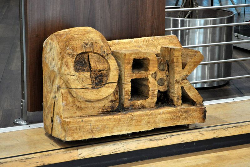 Im Betrieb gibt es auch abstrakte Kunst ... (Wehner / kfz-betrieb)