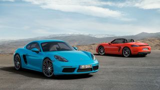 Die Baureihe 718 besteht aus dem Cayman mit Dach und dem Cabriolet Boxster. (Bild: Porsche)