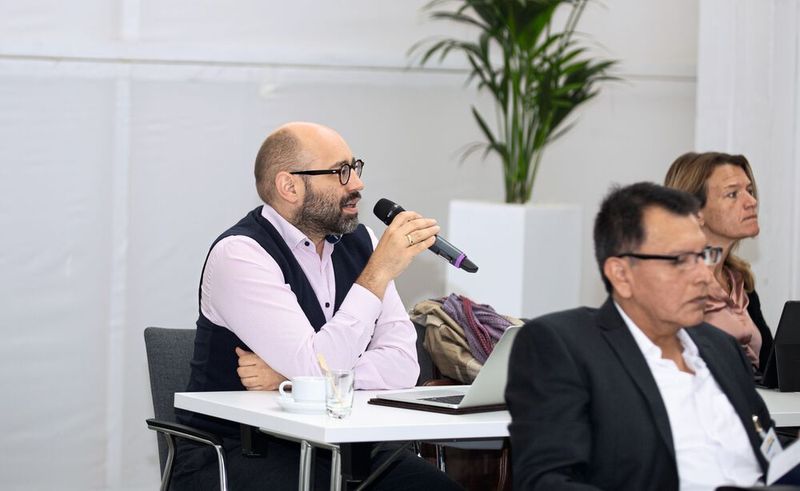 Der eremitierte Professor der Friedrich-Alexander-Universität und Hydrogenious-Mitgründer macht sich für eine effiziente Wasserstofferzeugung in Kombination mit synergetischen Systemen stark. (Bild: Oxana Gruber Photography)