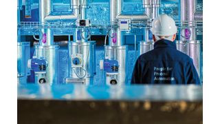 Sick und Endress+Hauser wollen Kräfte in der Prozessautomation bündeln und unterzeichnen eine gemeinsame Absichtserklärung für strategische Partnerschaft. (Bild: Endress+Hauser/Kristoff Meller)
