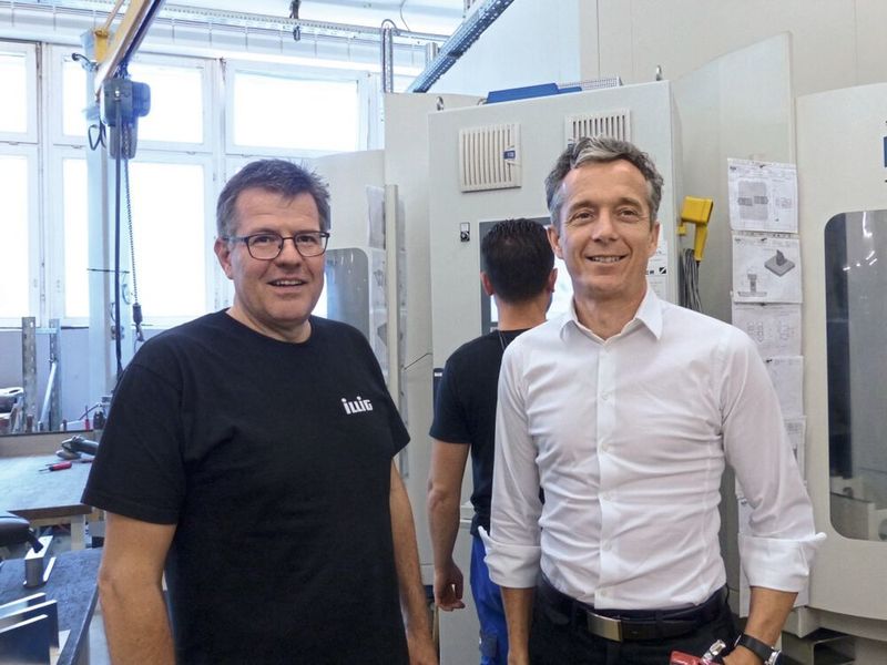 Markus Ott (l.), Illig Maschinenbau, und Marcel Haltiner (r.), Vischer & Bolli: «Bei den Rüstzeiten wird häufig nur an der Oberfläche gekratzt. Geht man dabei aber ins Detail, können intelligente Lösungen die Effizienz und die Flexibilität beim Rüsten wesentlich steigern.» (Vischer & Bolli)