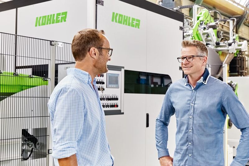Links: Tobias Frank, Projektleiter bei Kohler und rechts Mark Barry, Meister Feinschneiden bei Feinstanz. (Kohler)