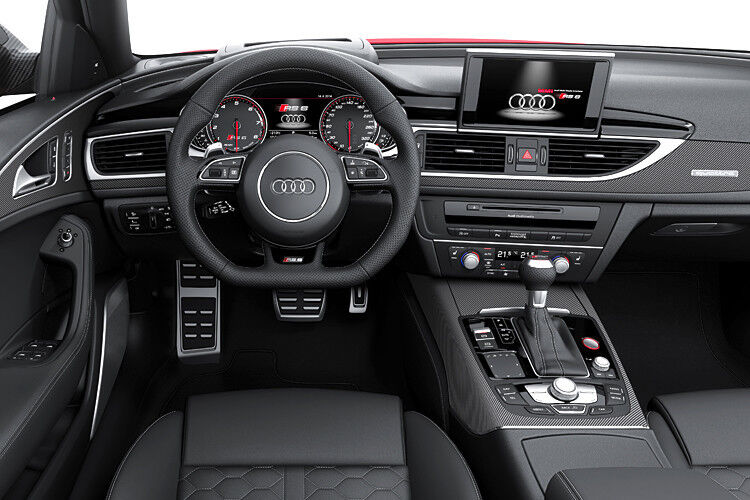 Das Cockpit ist entsprechend sportlich gestaltet: Schwarz ist die dominierende Farbe, Carbonintarsien werten den Innenraum weiter auf. (Foto: Audi)