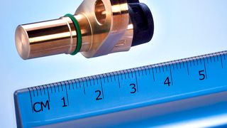 Der 2-Kanal-Hall-PWM-FE-Drehzahlsensor von Rheintacho wurde für hydraulische Antriebe konzipiert wie sie in Baumaschinen und Landtechnik zum Einsatz kommen. (Rheintacho)