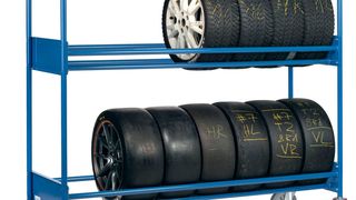 Vor allem in Betrieben und im Motorsport im Einsatz: Reifenwagen von Fetra. (Bild: Fetra)