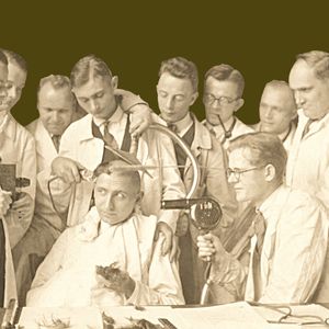 Im Geburtsjahr 1920 mussten geeignete Prüfverfahren erst noch entwickelt werden. Daher wurde improvisiert: Wärmeisolierungen setzten die Prüfingenieure der Hitze eines Bratofens aus.