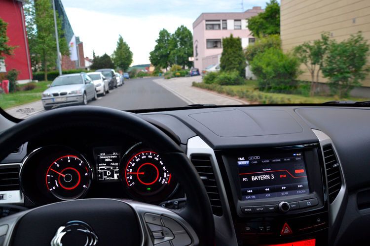 Der Tivoli-Testwagen überraschte aber nicht nur mit seiner guten Ausstattung … (Michel / »kfz-betrieb«)