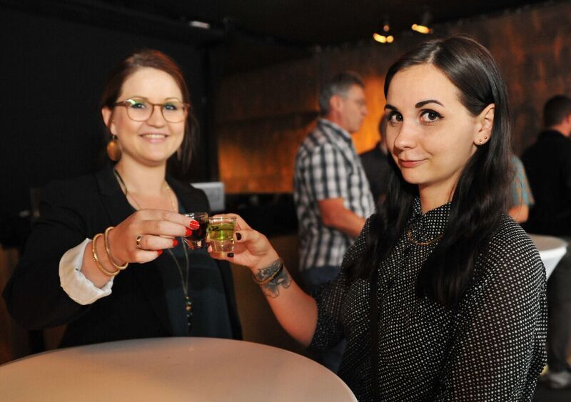 Ann-Kathrin Jacobs und Marie-Christin Flöhl – 8Soft (8Soft)