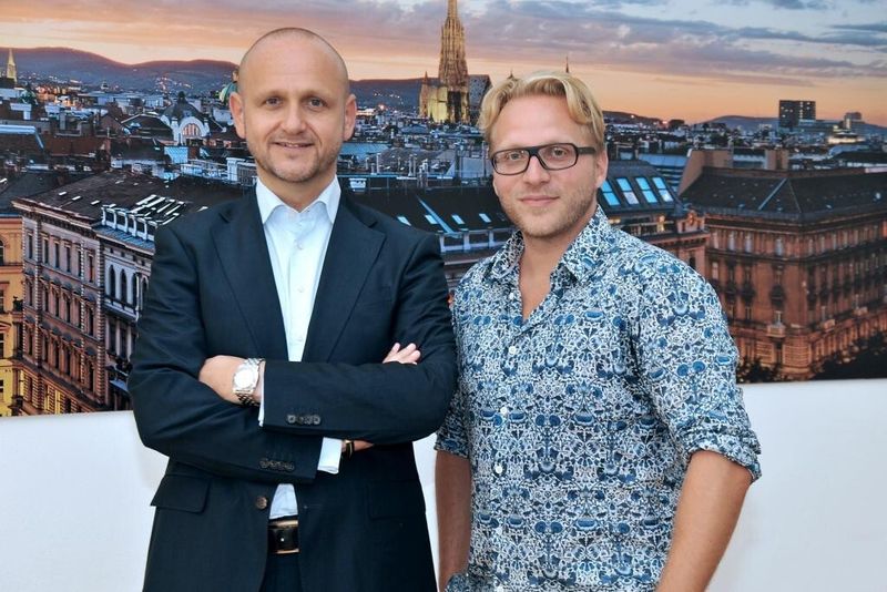 Wiens Tourismusdirektor Norbert Kettner und Künstler (Bild: Wien Tourismus)