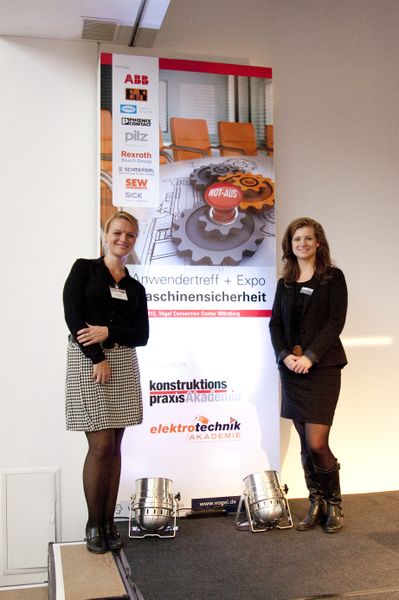... Sina Paolini (Projektleiterin Anwenderteff Maschinensicherheit) und Diana Vogt (Produktmanagerin Digital) und hoffen auf einen weiteren intensiven Dialog mit Ihnen. (D. Vogt, Vogel Business Media)