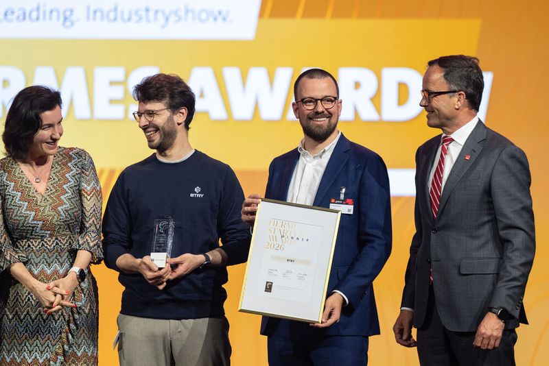 Schweizer Startup BTRY erhält den Hermes Startup Award 2026 für ihre ultradünnen, vollständig flexiblen Feststoffbatterien. Den Hermes Award 2026 gewinnt Schaeffler für eine Plattform für hochintegrierte Aktuatoren, welche speziell für die Anwendung in den Gelenken von humanoiden Robotern konstruiert wurde. (Bild: Deutsche Messe AG)