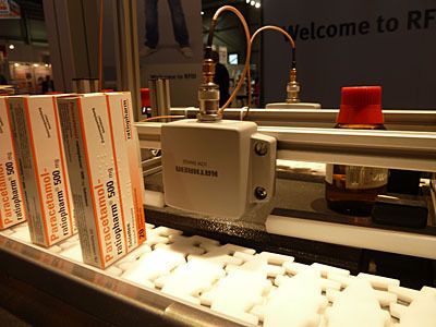 Kathrein präsentierte auf der Euro-ID UHF-Lesegeräte im Low- und Mid-Range Bereich. Diese eignen sich insbesondere für Anwendungen im Bereich der industrielle Automation.  (Archiv: Vogel Business Media)
