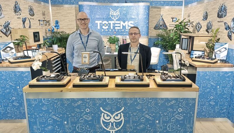Toni Orhanovic, Gründer und CEO von Totems Position (Bild: links neben COO Sébastien Rotzer). (Bild: Totems Position Sàrl)