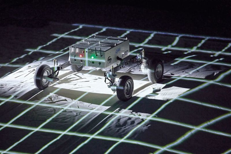 Nissan hat einen gemeinsam mit der Japan Aerospace Exploration Agency entwickelten Prototyp eines Mond-Rovers vorgestellt.  (Nissan)