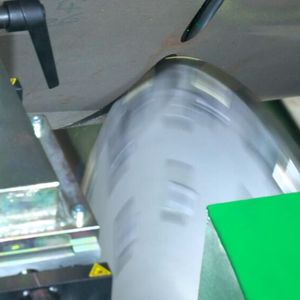 Der Scheibenfräser von Ingersoll im Einsatz für eine Rundnaht. Die Graebener-Anlagen sind mit einer automatischen Sensor-Abtastung ausgestattet und garantieren damit eine gleichbleibende Frästiefe.(Bild:  Ingersoll Werkzeuge GmbH)