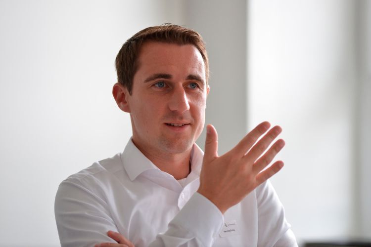 Henning Bublitz, Leiter Marketing & Produktmanagement, und sein Kollege... (Untch / Vogel Business Media)