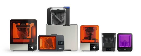Avec une série d'imprimantes 3D dotées d'une résolution pouvant atteindre 25 µm, une large gamme de matériaux performants et des systèmes automatisés de post-traitement, les entreprises raccourcissent nettement leurs cycles de développement et améliorent l'efficacité de leur production.(Source :  Urma AG)