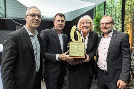 MPS Watch, vainqueur du Grand Prix des Exposants EPHJ 2023 n'échappe pas à la règle des innovations qui apportent une véritable valeur ajoutée à leur marché. MPS Watch, vainqueur du Grand Prix des Exposants EPHJ 2023 n'échappe pas à la règle des innovations qui apportent une véritable valeur ajoutée à leur marché.