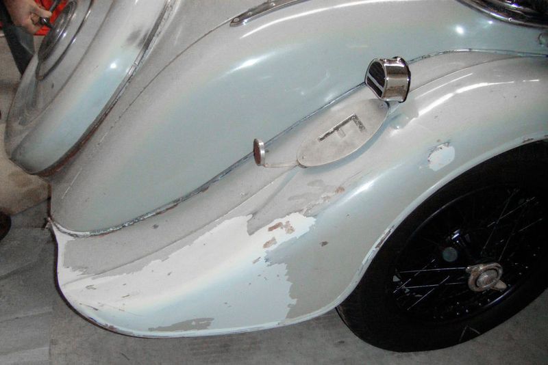 Ein Alvis Speed 20 aus dem Jahr 1935 im Zustand vor der Bearbeitung. (Pressinform)