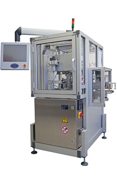 The PALC unit marks a folded box with a serial number, product specific data and a data matrix code, and then checks the quality of the print. (Photo: Turck)
