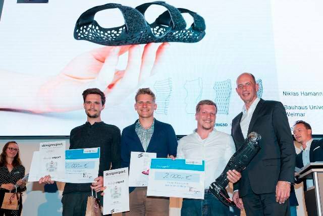 In der Kategorie Medtech gab es 2017 zwei Preisträger, die jeweils 2.000 Euro gewannen: Zum einen Niklas Hamann, von der HTW Dresden und Bauhaus Universität Weimar der seiner 3D-Druck-Orthese RIG3D sowie das Team der Mecuris GmbH mit einer 3D-gedruckten Halskrause. (Messe Erfurt)