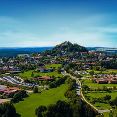 Witron-Hauptsitz im oberpfälzischen Parkstein: Die Intralogistikexperten blicken auf 2025 mit dem höchsten Auftragseingang der Unternehmensgeschichte zurück. (Bild: Witron)