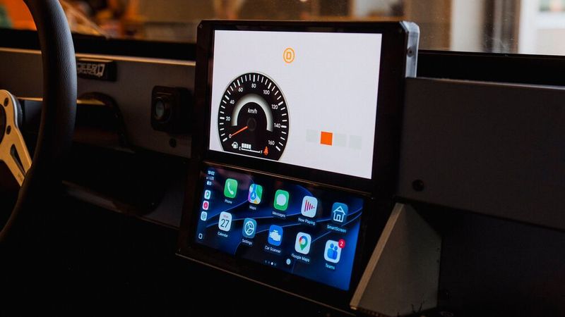 Zu den Fahrleistungen der Luminetta werden keine Angaben gemacht. Der Tacho geht jedenfalls bis 160 km/h. (Bild: BMW/Clemson University)
