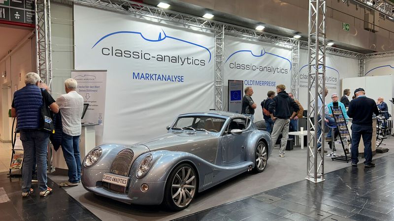 Messestand des Marktbeobachters Classic Analytics. Marktanalystin Aleksandra Lippert: „Die Zeiten riesiger Hallen und bombastischer Stände wie in Essen in den 2000er- und 2010er-Jahren sind vorbei.“ (Bild: Diehl – VCG)