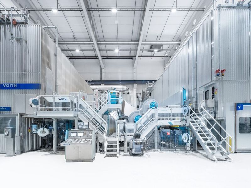 In solch modernen Anlagen der Papierindustrie in puncto Zellstoffproduktion sind die Rohrleitungen für die Druckbehälter und die Strukturbauteile auch oft aus Edelstahl gefertigt. (Bild: WZV / Voith)