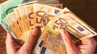 Jeder zweite Arbeitnehmer fühlt sich unwohl dabei, mehr Geld für seine Arbeit zu verlangen. (©Bits And Splits - stock.adobe.com)