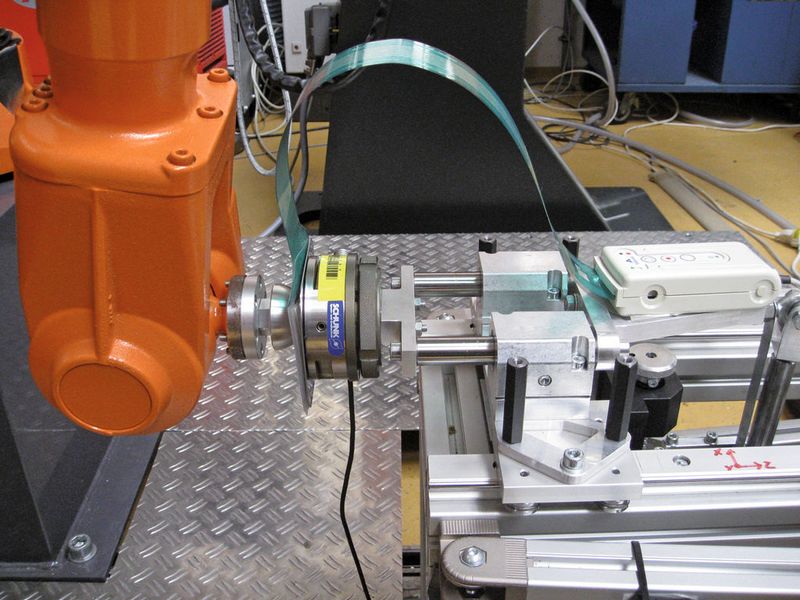 Bild 3: Kollisionsmessstand des Fraunhofer-IPA zur Bewertung von Kontaktsituationen.  (Bild: IPA)