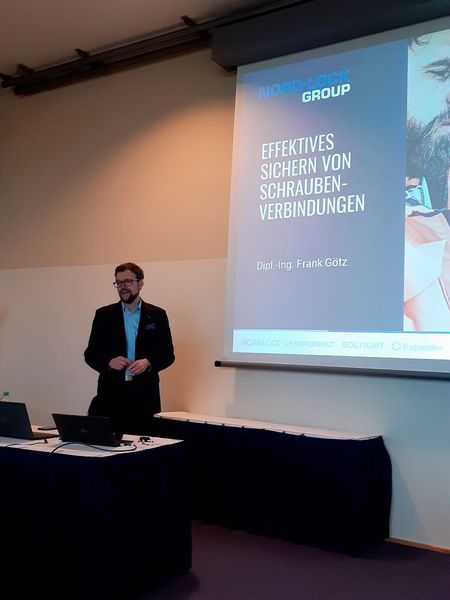 In der parallel stattfindenden Vortrags-Session referierte Frank Götz von der Nord-Lock Group über effektives Sichern von Schraubenverbindungen. (Bild: VCG/Juliana Pfeiffer)