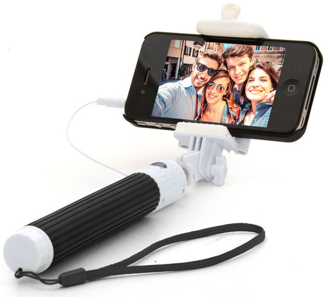 Mit dem Wired Pocket Selfie Stick von Cool Gift gelingen die Fotos inklusive den 11 Freunden. Kostenpunkt: rund 23 Euro. (Cool Gift)
