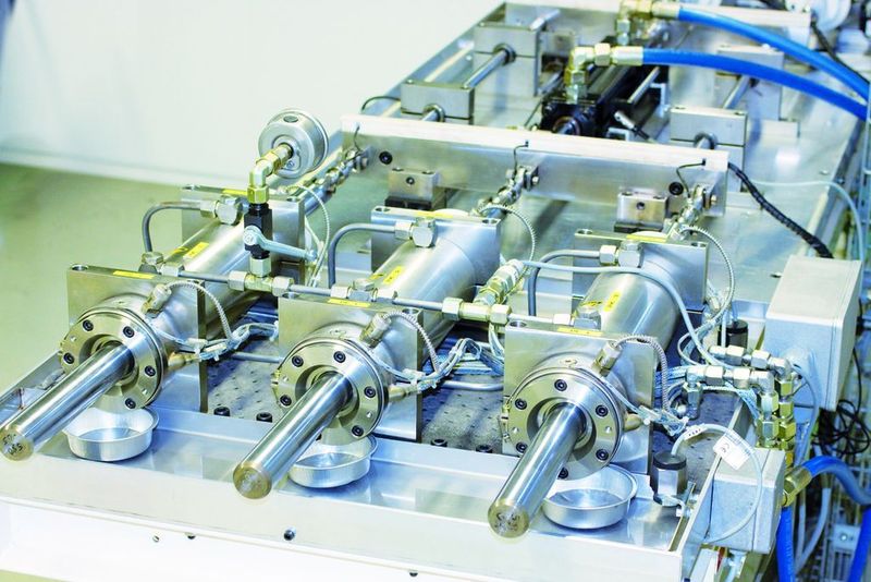 Bild 3: Der Dauerlaufprüfstand zur Ermittlung des Leckageverhaltens wurde in Anlehnung an ISO 7986 konzipiert.  (Bild: Parker)
