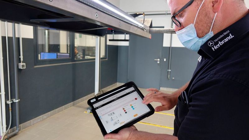 Den hohen Stand der Digitalisierung sieht man bei Herbrand sofort. (Bild: Rosenow/»kfz-betrieb«)