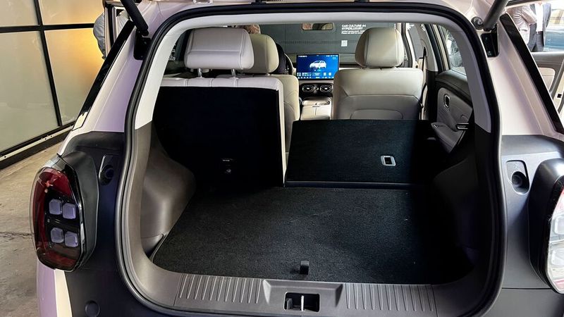 The tailgate opens and closes electrically. (Image:sp-x)