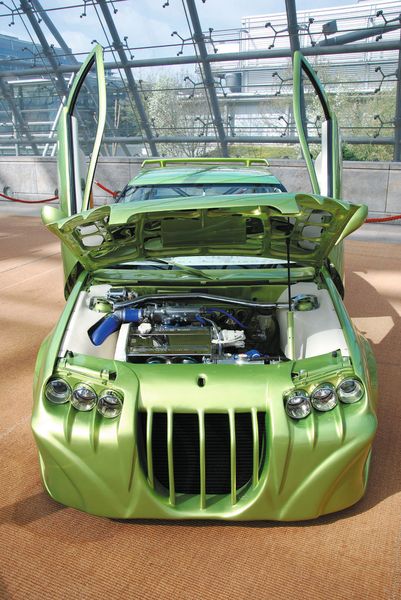 Metamorphose: Die Basis dieses „Fressmonsters“ war ein Suzuki Swift. (Archiv: Vogel Business Media)