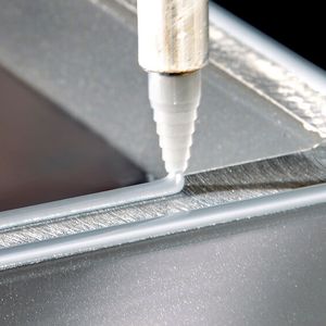 © Haver & Boecker – Gründe für das Kleben eines Siebes sind Abdichtung, Schutz oder Einfassung.(Bild:  Haver & Boecker OHG)