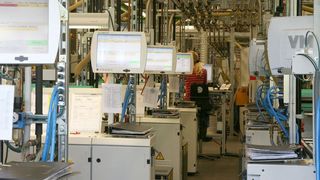 So automatisiert der Automatisierer Phoenix Contact: Praktischer Einsatz eines MES in der Kunststofffertigung (Archiv: Vogel Business Media)