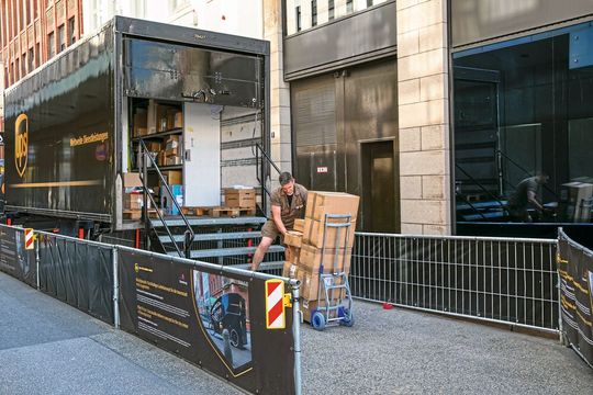 Micro-Depot von UPS: Von hier aus werden Paketsendungen zu Fuß oder mit einem Lastenrad zugestellt. Micro-Depot von UPS: Von hier aus werden Paketsendungen zu Fuß oder mit einem Lastenrad zugestellt.