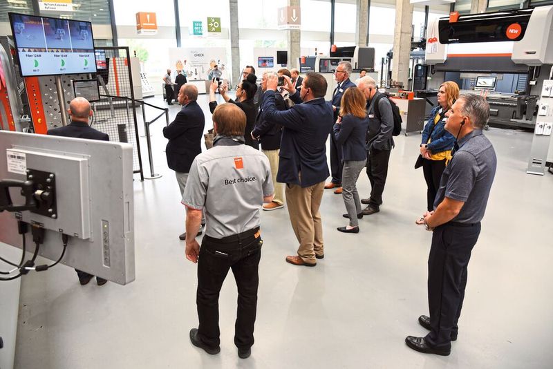 Schneller schneiden, mehr Gewinn: Bystronic zeigte, was mit hohen Schneidgeschwindigkeiten für Blechbearbeiter möglich ist. (Bild: Bystronic)