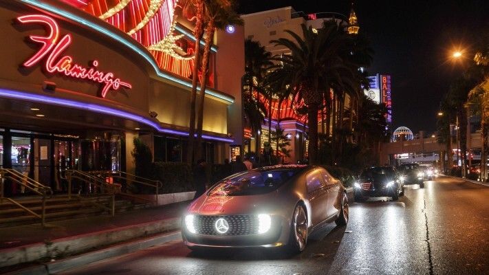 Weltpremiere des Mercedes-Benz F 015 Luxury in Motion auf der CES: Revolution der Mobilität (Mercedes-Benz)