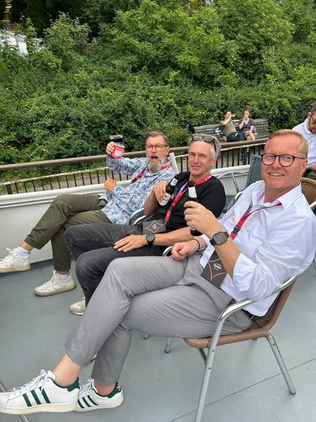 Beste Stimmung beim TrendAI-Team: Dirk Arendt, Oliver Becker, Sven Vierkotten (v.l.n.r.) (Bild: Trend Micro)