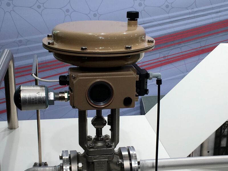  Am Ausschnitts einer Butadien-Anlage zeigt das Exponat auf dem Digital Gipfel, wie einzelne Stellventile und Durchflussmessgeräte aus der Ferne überwacht werden können. (Geipel-Kern/PROCESS)