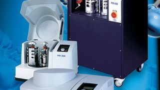 Abb.1: Die Planeten-Kugelmühlen von  Retsch gibt es mit einer, zwei und vier Mahlstellen. Sie ermöglichen Kolloidvermahlungen mit Partikelgrößen unterhalb von einem Mikrometer. (Archiv: Vogel Business Media)