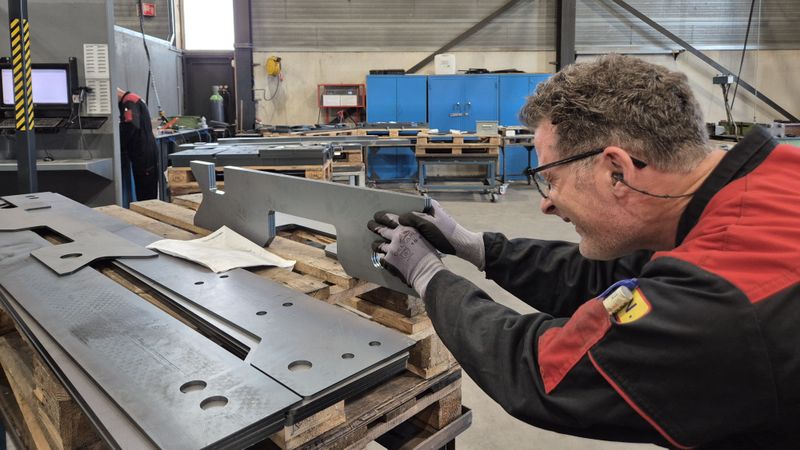 Blechteile mit hoher Komplexität, wechselnden Querschnitten und hoher Zugfestigkeit können jetzt präzise gerichtet werden.(Bild:  Dulasta)