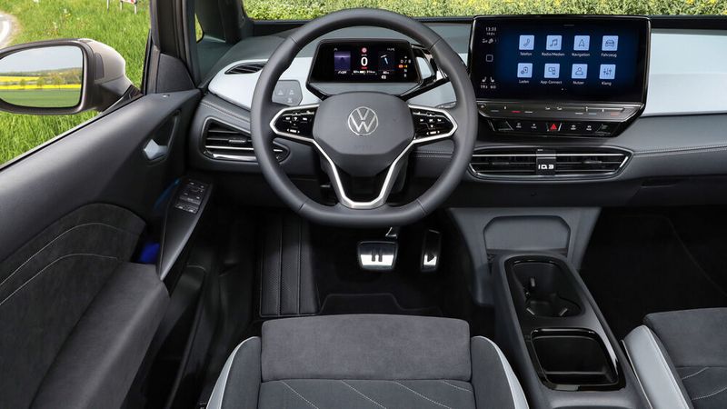 Geblieben sind die schon häufig kritisierten Slider für Lautstärke- und Temperatureinstellung. (Bild: VW)